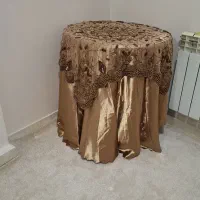 رومیزی گرد همراه با ساتن