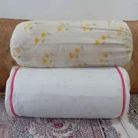 دو عدد بالش پر بزرگ