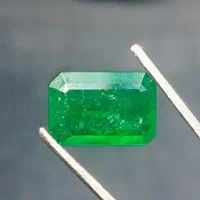 زمرد طبیعی پنجشیر افغانستان 2.50 قیراط vivid green