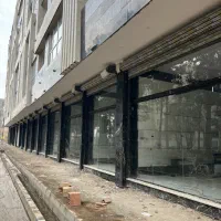 مغازه کهریزک ۷۰ متر بر بلوار اصلی ۴باغ تخلیه نوساز
