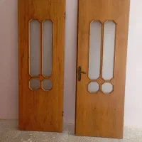 آبگرمکن مخزنی تمیز و سالم و درب چوبی