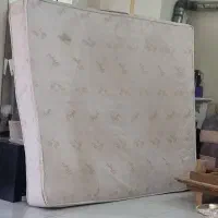 تشک رویال و یک جفت کفی تخت