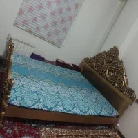 باسلام یک عدد تخت بسیار سالم