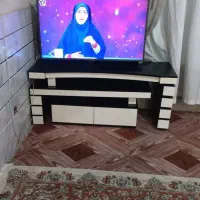 میز تلویزیون تمیز و دو رو