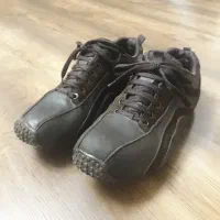 کفش اسپرت طرح کاترپیلار