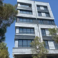 آپارتمان لوکس ۳ نبش با لوکیشن عالی و متریال درجه۱
