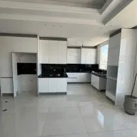 ۷۲ متری / فول امکانات/ سالن پرده خور