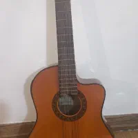گیتار والنسیا پیکاپ دار