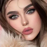 نیازمند میکاپ کار حرفه ای