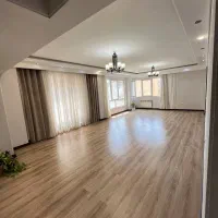 130متر-3خوابه-فول-امکانات-دو-پارکینگ-چهارباغ-غربی