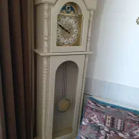ساعت ایستاده.ویترین