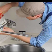 لوله کشی اب وفاضلاب لوله بازکنی. تخریب ورسوب گیری