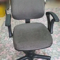 صندلی چرخدار سالم و بدون پارگی و خرابی