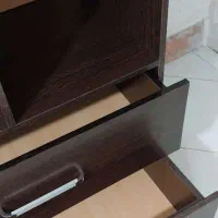 تخت و کتابخانه و لوازم خانگی