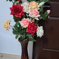 گلدان وگل مصنوعی