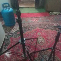 سه پایه بزرگ برای نصب بلندگونصب دوربین عکاسی