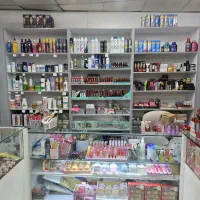 دکور لوکس مغازه آرایشی  تمیز و آماده نصب