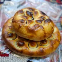 یک کارگر برای کلوچه پزی