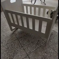 تخت کنار مادر