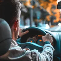 راننده شخصی با خودرو