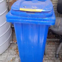 میز تمام استیل و سطل و صندلی و