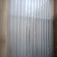 دوتا پرده عمودی