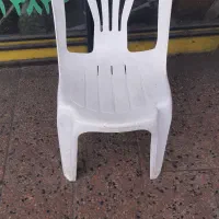 صندلی پلاستیکی