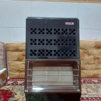 یک عدد بخاری گازی دیواری  و یک بخاری بدون دودکش