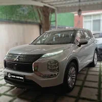 میتسوبیشی اوتلندر ۲۰۲۳ M line