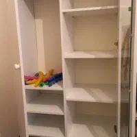 کمد سفارشی ساخته شده و تخت  و تشک درحد نو