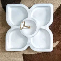 مزه خوری/آجیل خوری