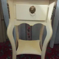 میز تلفن سالم و تمیز بعلت کمبود جا