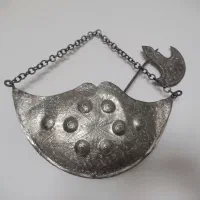 دیوار کوب مسی و مجسمه برنجی..