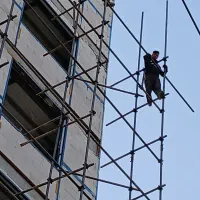 یک نفر استاد کار