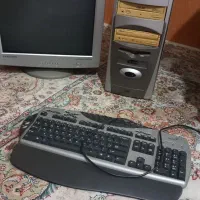 کامپیوتر با کل وسایل و سالم