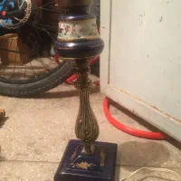 آباژور و گیتار قدیمی