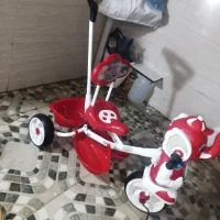 سه چرخ.