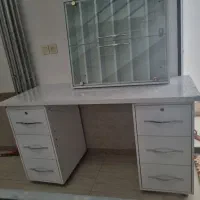میز کاشت ناخن و استند لاک ژل
