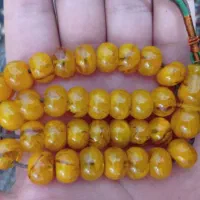 یک عدد تسبیح کهربا