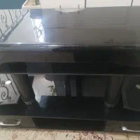 میزتلویزیون شیشه ای