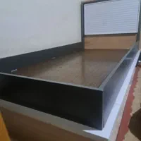 تخت نوجوان