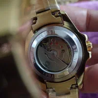 رولکس پشت شیشه ای