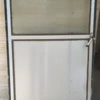 یک عدد درب آلومینیومی به همراه یک عدد فرغون سالم