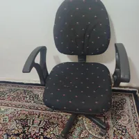 صندلی پشت میز ساده