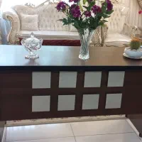 میز اداری و ویترین