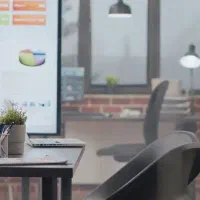 به یک خانوم منشی نیازمندیم