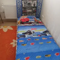 تخت چوبی