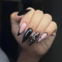 کاشت ناخن ۴۰۰