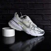 کتونی نایک وی تو کی V2K سفید نقره ای کاملا رانینگ