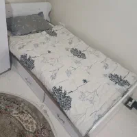 تخت خواب همراه با تشک
